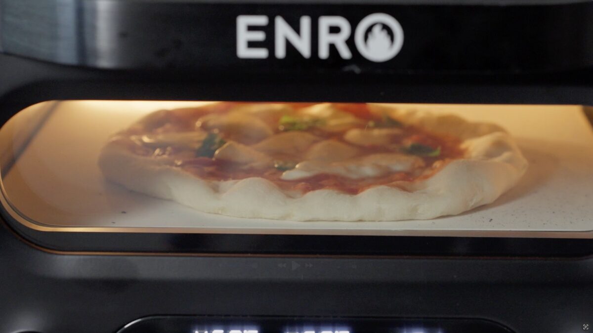 ENRO電気式窯焼マスターで焼いたマルゲリータ