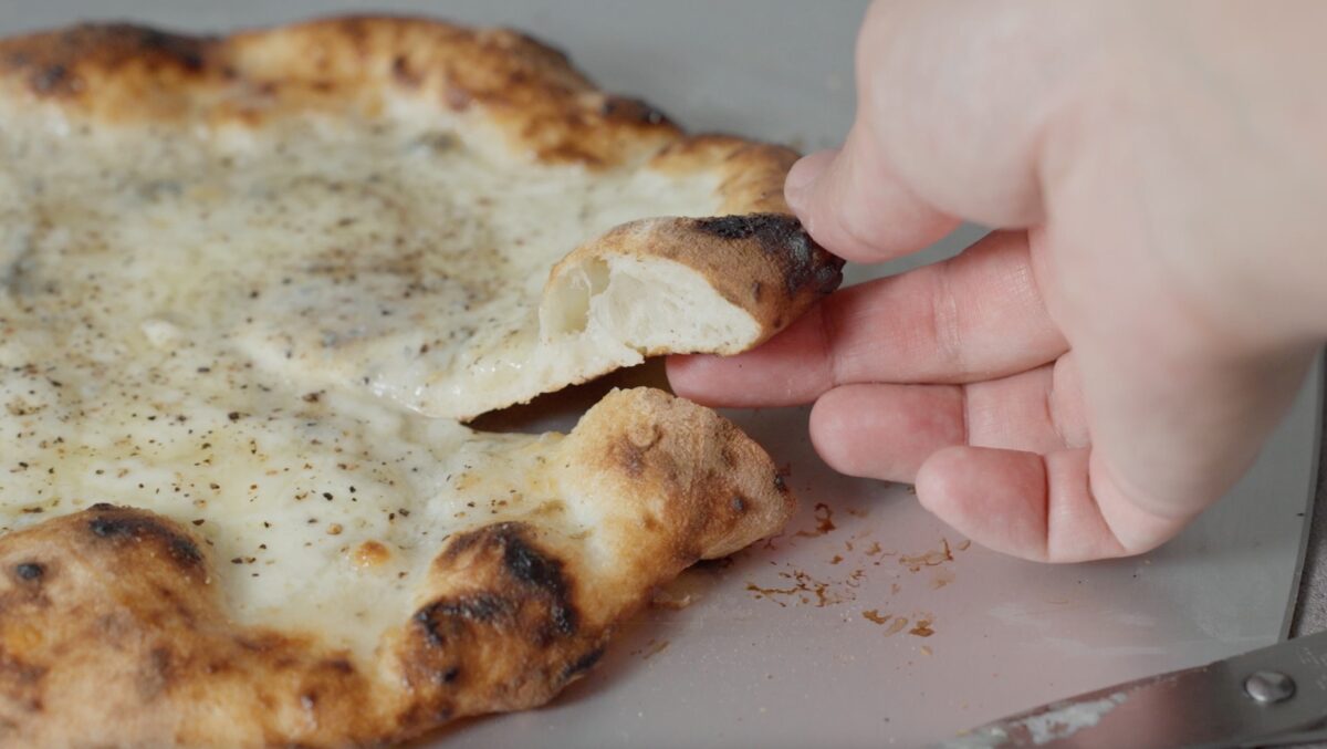 ENRO電気式窯焼マスターで焼いたコルニチョーネ